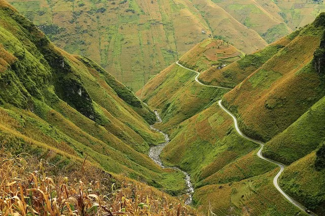 ve dep ngoan muc cua 5 cung duong deo hiem tro nhat viet nam