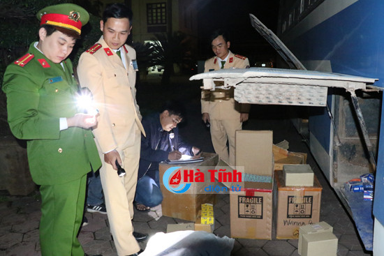 bat xe khach bien lao cho phu tung xe may quan ao lau