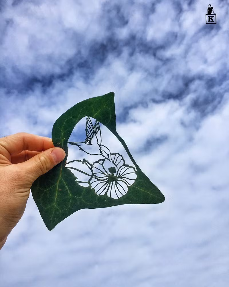 ngam cac tac pham nghe thuat cham khac tren la cay cuc doc dao