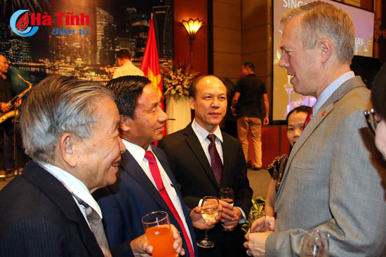 bi thu tinh uy du chieu dai ky niem 52 nam quoc khanh singapore