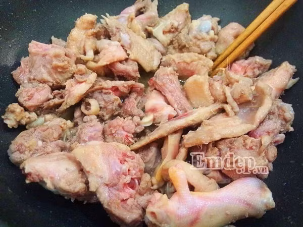 doi vi cuoi tuan voi canh vit om khoai so dan da ma cuc ngon