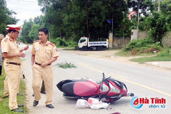 de mac nan nhan nguoi phu nu dieu khien xe chay gan 100km sau khi gay tai nan