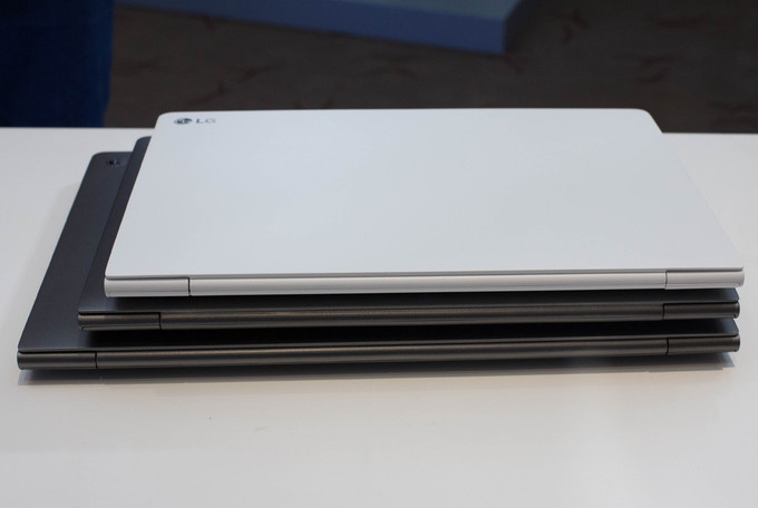 lg gram laptop nhe nhat the gioi gia 24 5 trieu dong