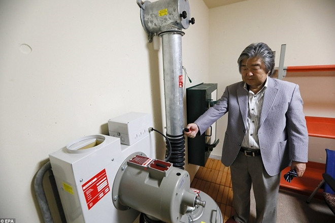 chum anh nguoi nhat do xo di xay ham tru an hat nhan