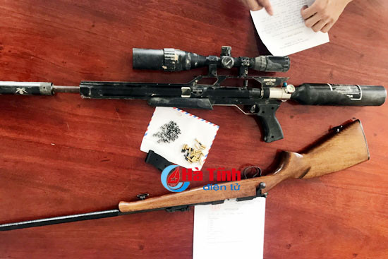 bat nhom thanh nien mang 2 khau sung gan tram trieu di ban chim