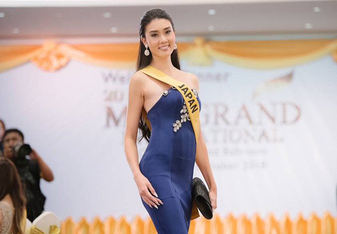 Á hậu người Hà Tĩnh diện váy xẻ ở tiệc chào mừng Miss Grand International