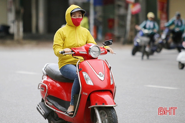 Người dân Hà Tĩnh đón gió lạnh đầu mùa
