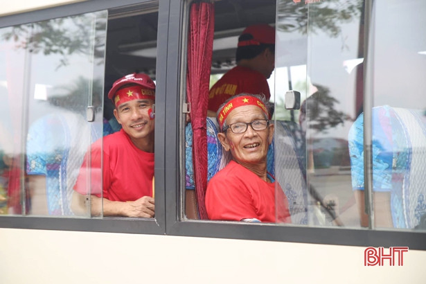 Play-off Nam Định vs Hà Nội B: CĐV Hà Tĩnh “đổ bộ” sân Vinh