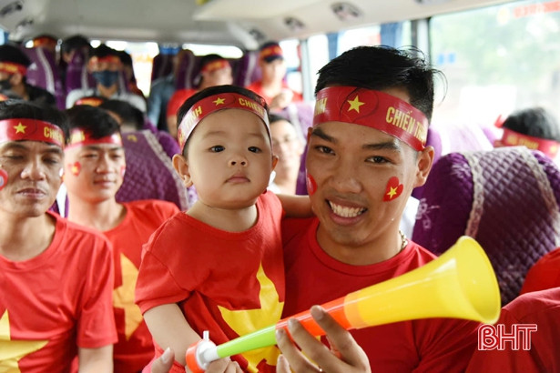 Play-off Nam Định vs Hà Nội B: CĐV Hà Tĩnh “đổ bộ” sân Vinh