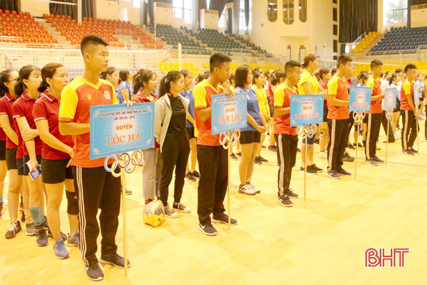 Khai mạc Giải Bóng chuyền nữ Đại hội TDTT toàn tỉnh lần thứ VIII