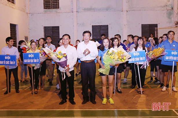 Văn phòng Tỉnh ủy vô địch Giải Bóng chuyền hơi khối các cơ quan Đảng