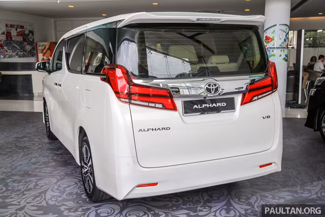 Toyota Alphard 2018 có giá hơn 4 tỷ đồng tại Việt Nam