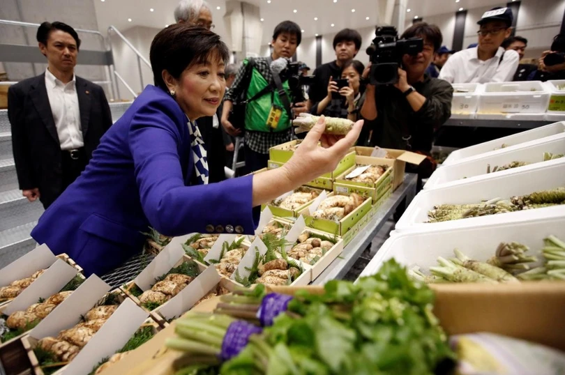 Chợ cá lớn nhất thế giới tổ chức phiên đấu giá đầu tiên tại địa điểm mới