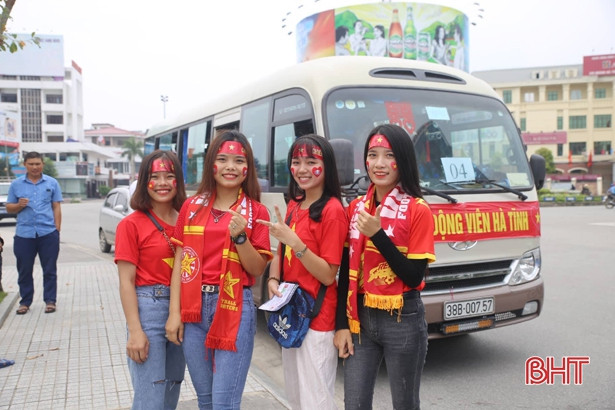 Play-off Nam Định vs Hà Nội B: CĐV Hà Tĩnh “đổ bộ” sân Vinh