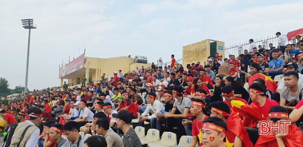 Play-off Nam Định vs Hà Nội B: CĐV Hà Tĩnh “đổ bộ” sân Vinh