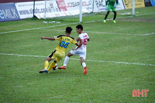 Play-off Nam Định vs Hà Nội B: CĐV Hà Tĩnh “đổ bộ” sân Vinh