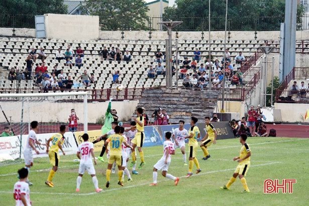 Play-off Nam Định vs Hà Nội B: CĐV Hà Tĩnh “đổ bộ” sân Vinh
