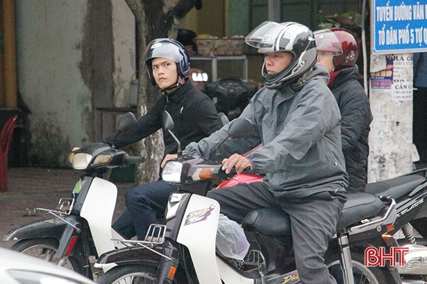 Người dân Hà Tĩnh đón gió lạnh đầu mùa