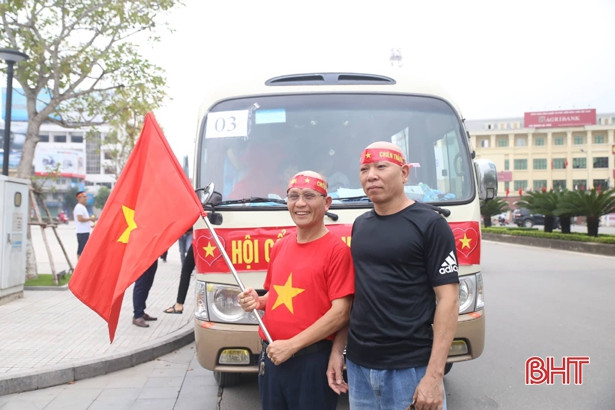 Play-off Nam Định vs Hà Nội B: CĐV Hà Tĩnh “đổ bộ” sân Vinh