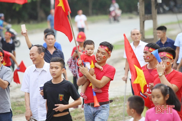 Play-off Nam Định vs Hà Nội B: CĐV Hà Tĩnh “đổ bộ” sân Vinh