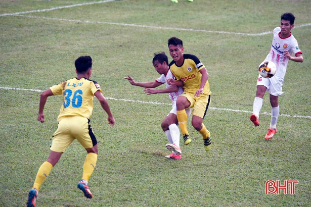 Play-off Nam Định vs Hà Nội B: CĐV Hà Tĩnh “đổ bộ” sân Vinh