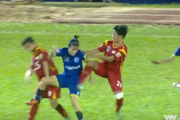 Cấm thi đấu 5 tháng đối với 6 nữ cầu thủ đánh nhau ở giải VĐQG hình ảnh 1 Cấm thi đấu 5 tháng đối với 6 nữ cầu thủ đánh nhau ở giải VĐQG