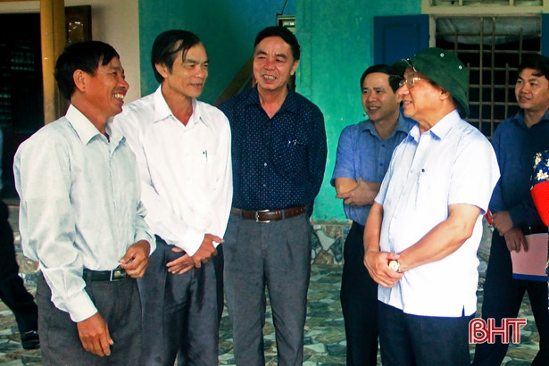 Bí thư Tỉnh ủy: Cẩm Xuyên cần tập trung làm tốt việc sắp xếp, tinh giản bộ máy