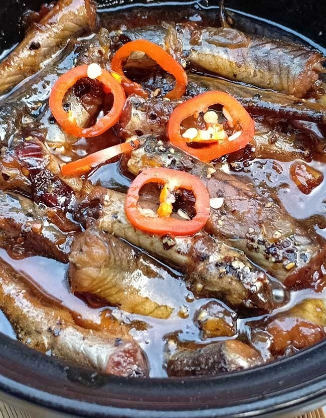 Cá kèo kho tiêu đậm đà, chén bay cả nồi cơm vì quá hấp dẫn