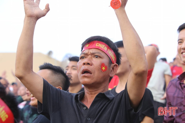 Thua Nam Định trên chấm 11m, Hà Nội B lỡ hẹn với V.League