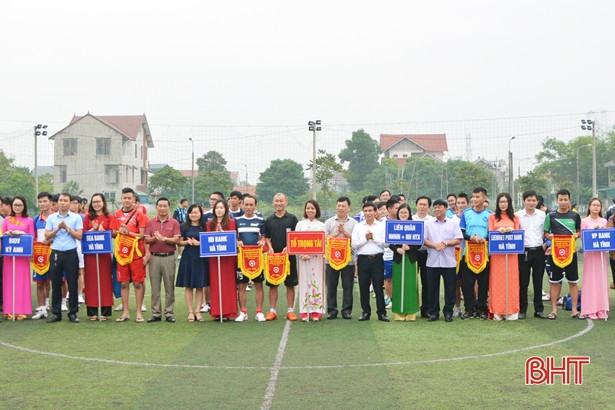 Khai mạc Giải bóng đá ngành Ngân hàng Hà Tĩnh