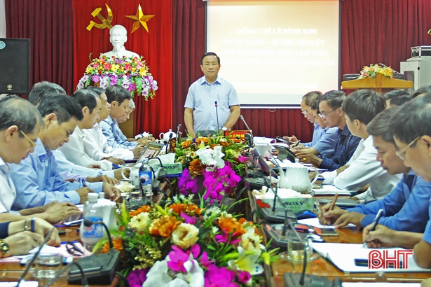 Bí thư Tỉnh ủy: Cẩm Xuyên cần tập trung làm tốt việc sắp xếp, tinh giản bộ máy
