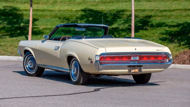 10 mẫu xe ôtô mui trần cổ nhất thế giới