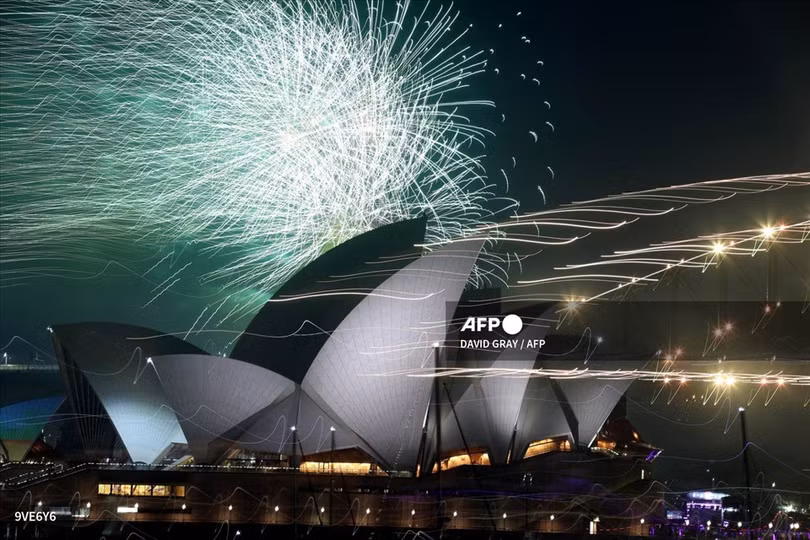Sydney bắn pháo hoa đón năm mới 2022