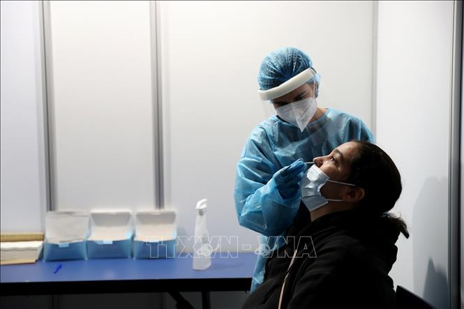 COVID-19 tới 6h sáng 2/1: WHO tin đại dịch chấm dứt trong năm 2022