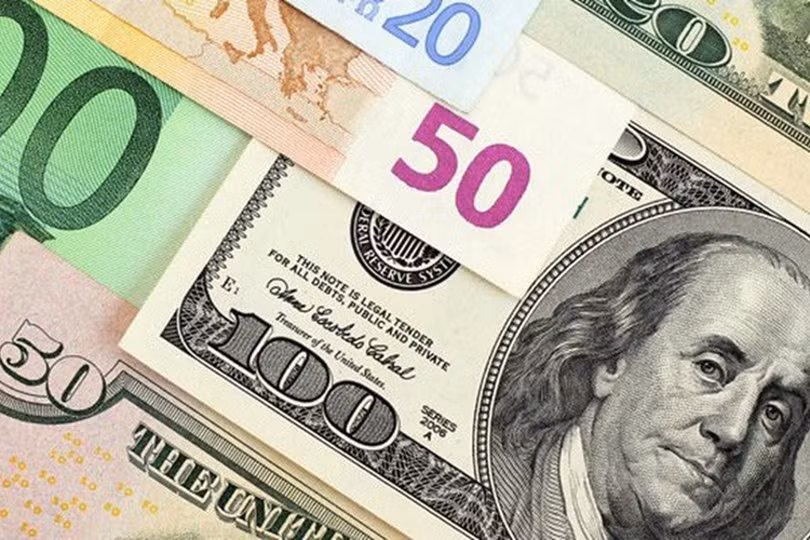 Tăng hừng hực ngày đầu năm mới, giá vàng bất ngờ vọt đỉnh, giá USD giảm