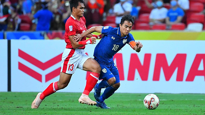 Thái Lan hòa nghẹt thở trong ngày đăng quang