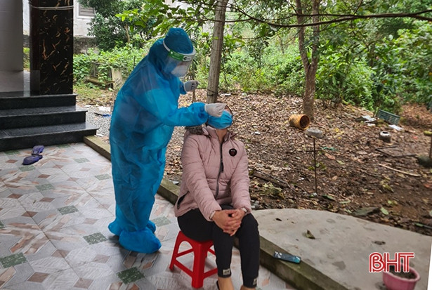 Truy vết được 15 F1 liên quan đến ca mắc COVID-19 mới ở thị trấn Nghèn