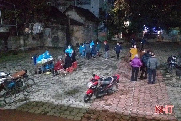 Tập trung truy vết, cách ly y tế tạm thời các thôn ở xã Thạch Kim