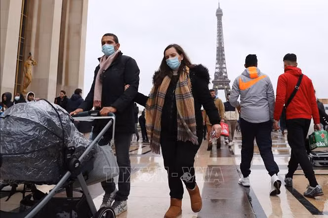 COVID-19 tới 6h sáng 2/1: WHO tin đại dịch chấm dứt trong năm 2022