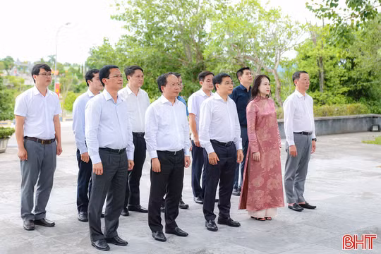 Phó Thủ tướng Nguyễn Văn Thắng tri ân các anh hùng liệt sĩ tại Ngã ba Đồng Lộc