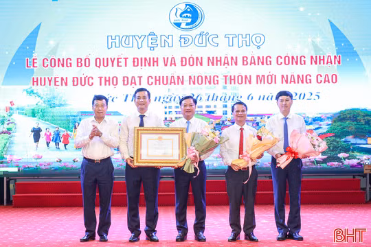 Hương Khê, Đức Thọ đón nhận bằng công nhận huyện đạt chuẩn NTM, NTM nâng cao