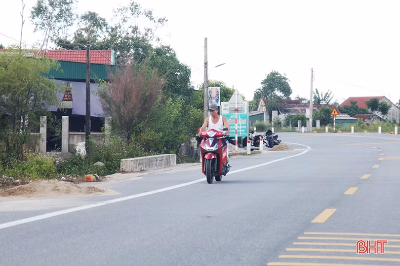 Vì sao trên đường ven biển đoạn xã Thịnh Lộc hay xảy ra tai nạn nghiêm trọng?