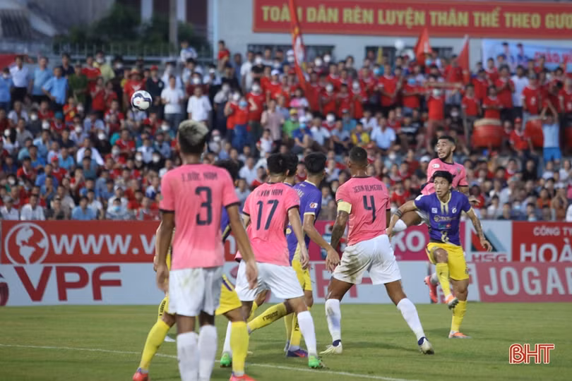 Dàn sao Hà Nội FC nhọc nhằn vượt qua Hồng Lĩnh Hà Tĩnh