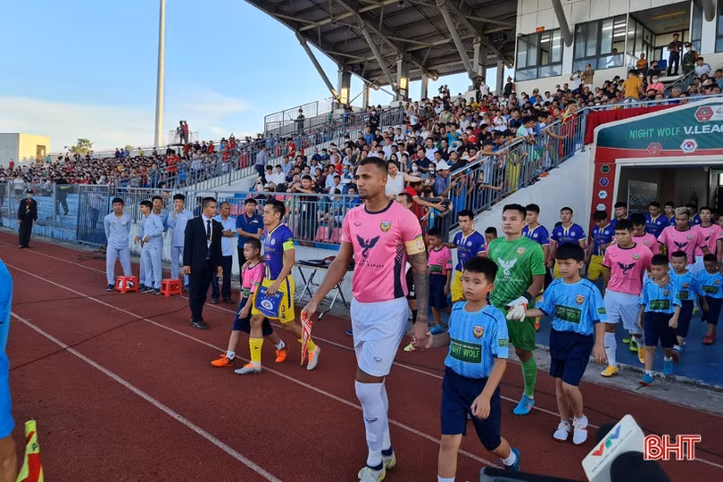 Dàn sao Hà Nội FC nhọc nhằn vượt qua Hồng Lĩnh Hà Tĩnh