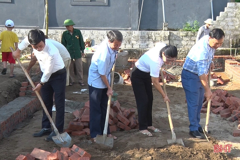 Xây nhà đại đoàn kết cho hộ nghèo ở Nghi Xuân