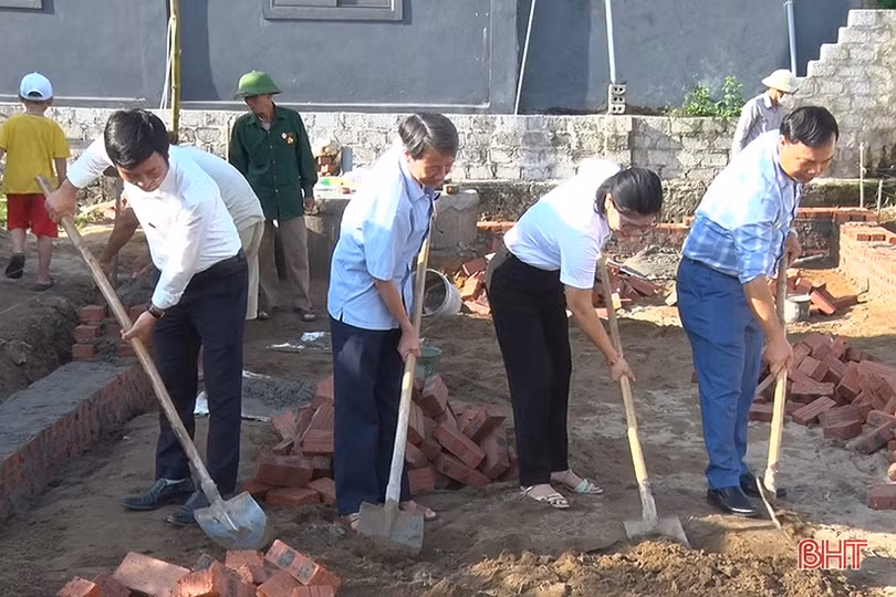 Xây nhà đại đoàn kết cho hộ nghèo ở Nghi Xuân