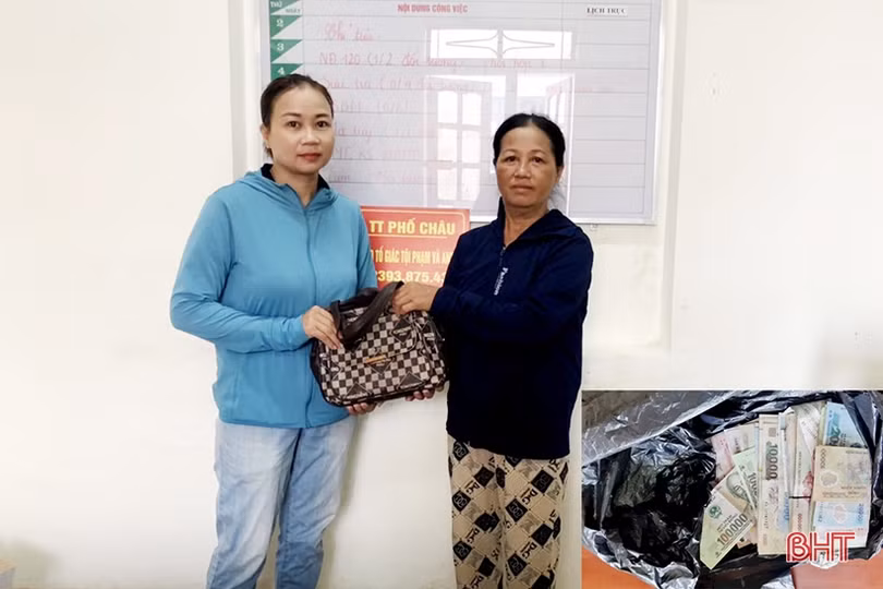 Nhặt được hơn 30 triệu đồng, người phụ nữ phối hợp công an tìm người trả lại