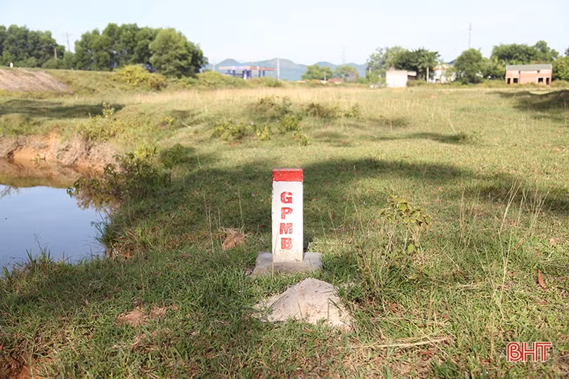 Vì sao phải điều chỉnh 3,15 km mốc thực địa GPMB cao tốc Bắc - Nam đoạn qua Thạch Hà?