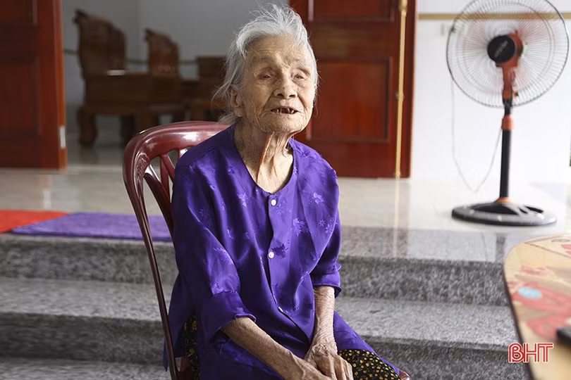 Nối tiếp truyền thống cách mạng trong gia đình Mẹ Việt Nam anh hùng