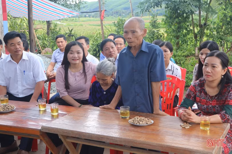 Khởi công xây nhà ở kiên cố cho người có công với cách mạng ở Vũ Quang